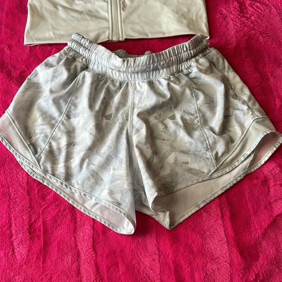 Lululemon hotty hot shorts - Picture 2 of 6